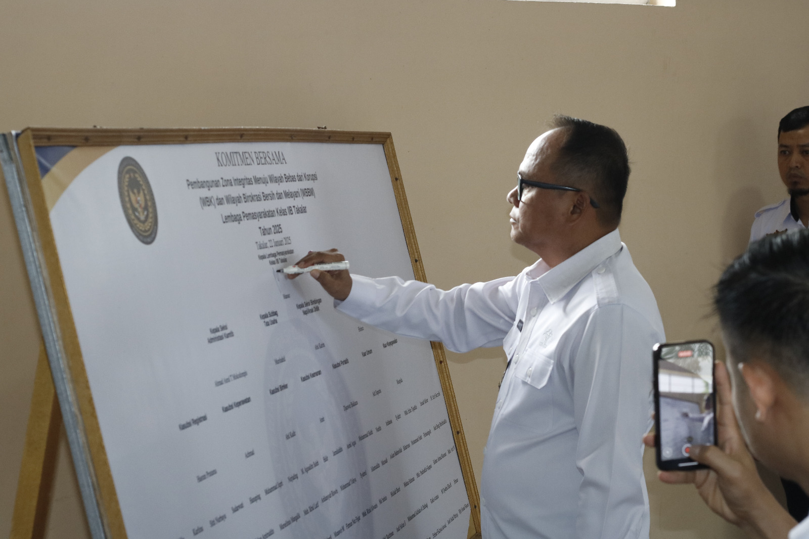 Kalapas Takalar, Mansur